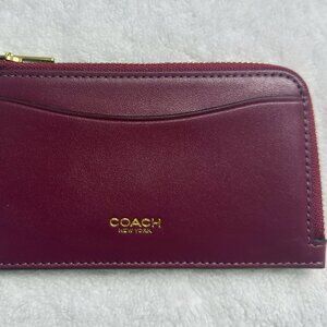 Coach New York Zip Card Case.   Very good condition.  Fast Shipper.